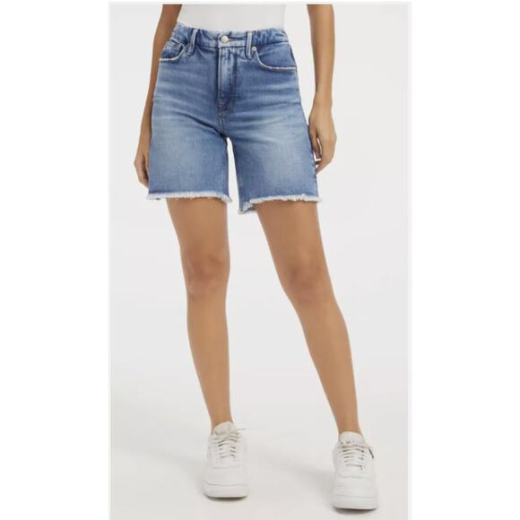 GOOD AMERICAN NWT 90's Icon Bermuda Denim Jean Raw Hem Short in Indigo073 // 2 - Picture 1 of 10